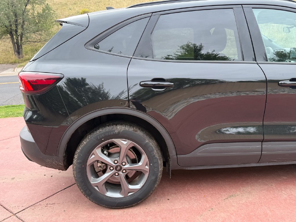 Certified 2025 Ford Escape ST-Line Select AWD/4WD image 32