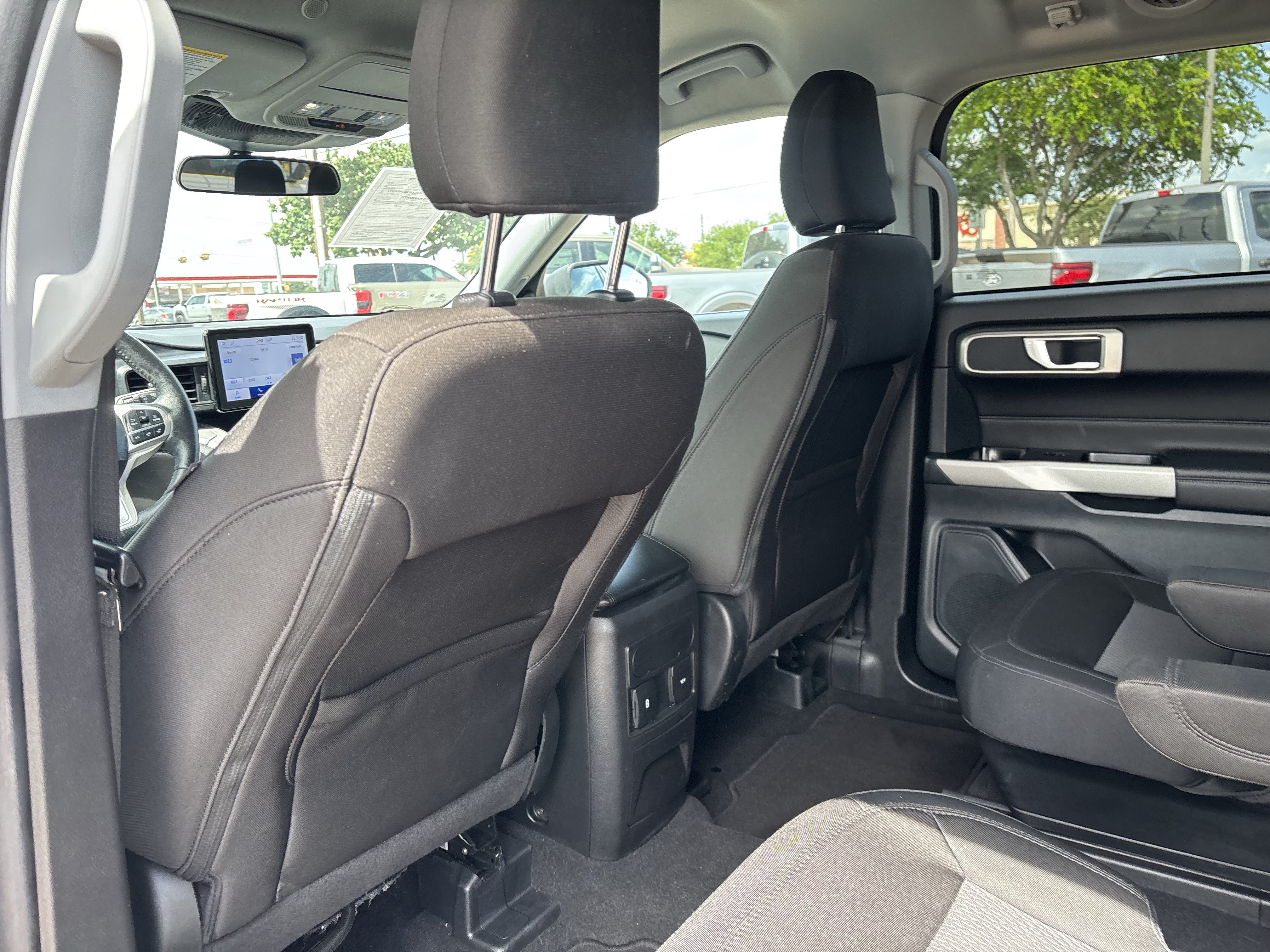 Certified 2023 Ford Explorer XLT RWD image 18