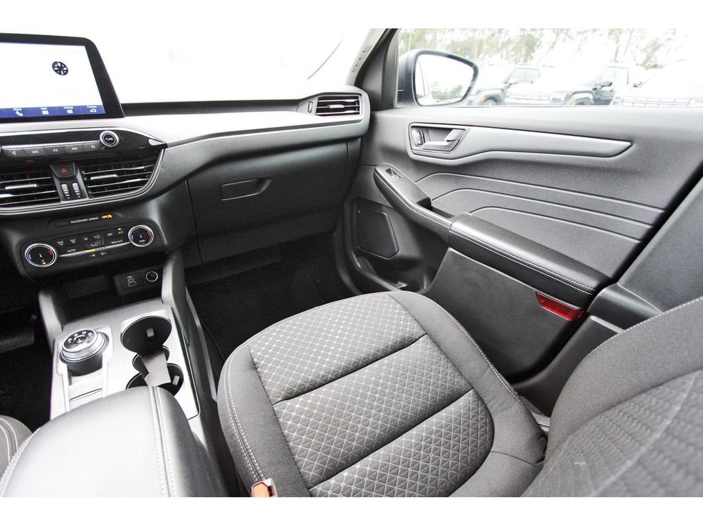 Certified 2025 Ford Escape Active FWD image 12