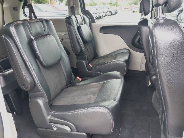 Used 2019 Dodge Grand Caravan SXT FWD image 24