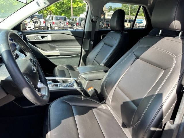 Certified 2023 Ford Explorer XLT w/ Equipment Group 202A AWD/4WD image 39