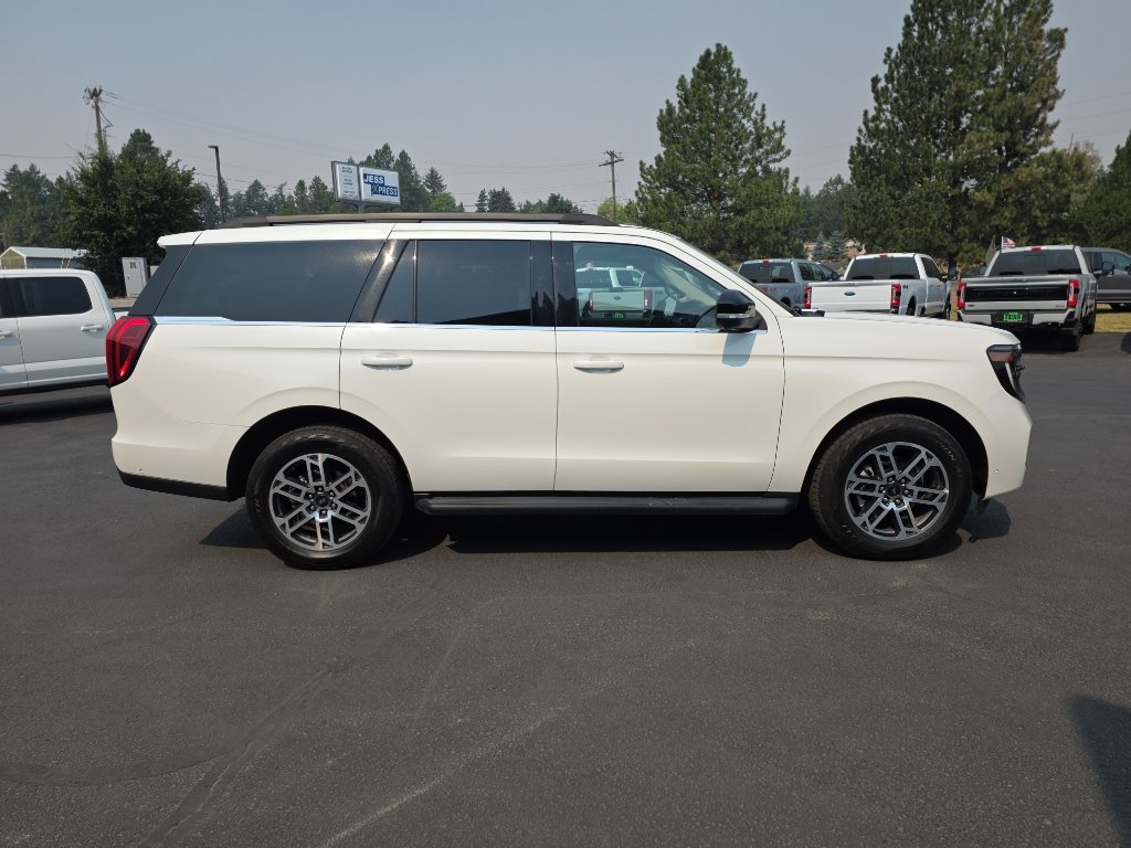 Certified 2025 Ford Expedition Active AWD/4WD image 15