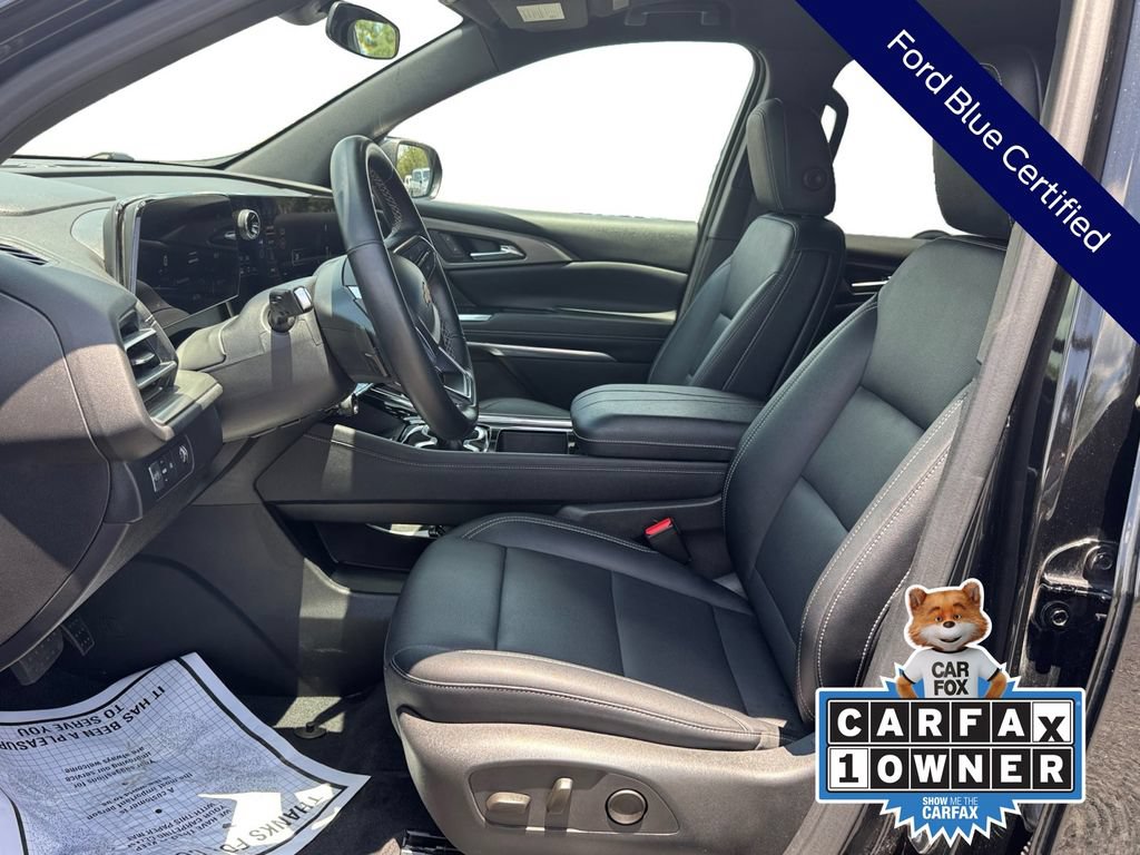 Used 2025 Chevrolet Traverse LT FWD image 13
