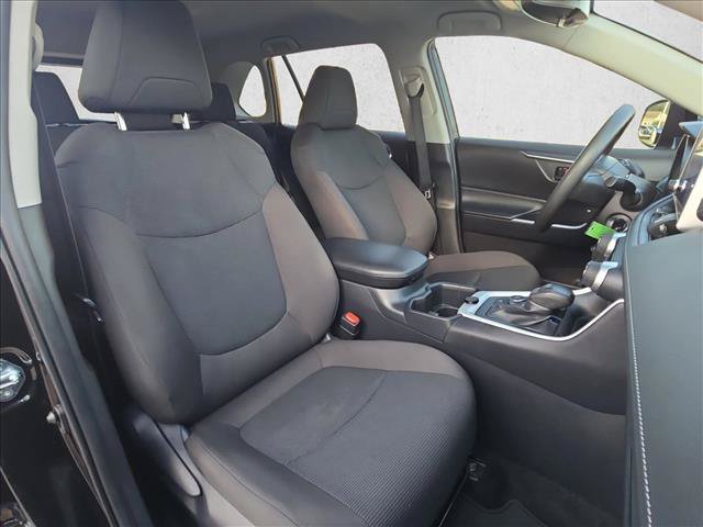 Used 2025 Toyota RAV4 LE AWD/4WD image 19