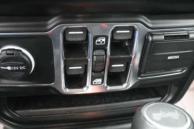 Used 2023 Jeep Wrangler Unlimited Sahara w/ Cold Weather Group AWD/4WD image 12