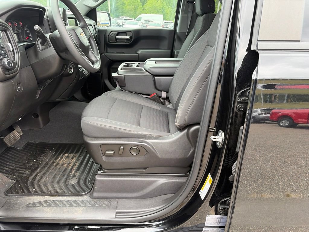 Used 2022 Chevrolet Silverado 1500 Custom AWD/4WD image 9