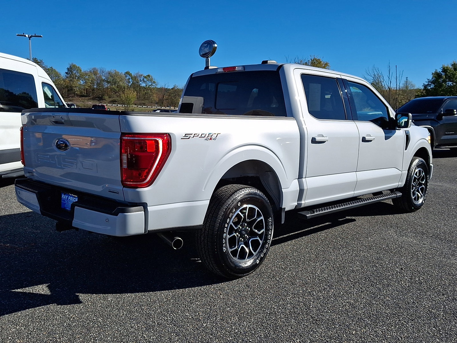 Certified 2022 Ford F150 XLT w/ Equipment Group 302A High image 4