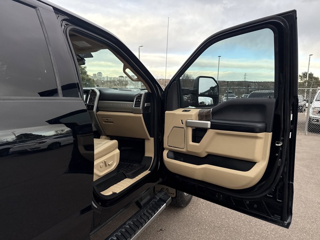 Certified 2017 Ford F250 Lariat w/ Lariat Value Package image 25
