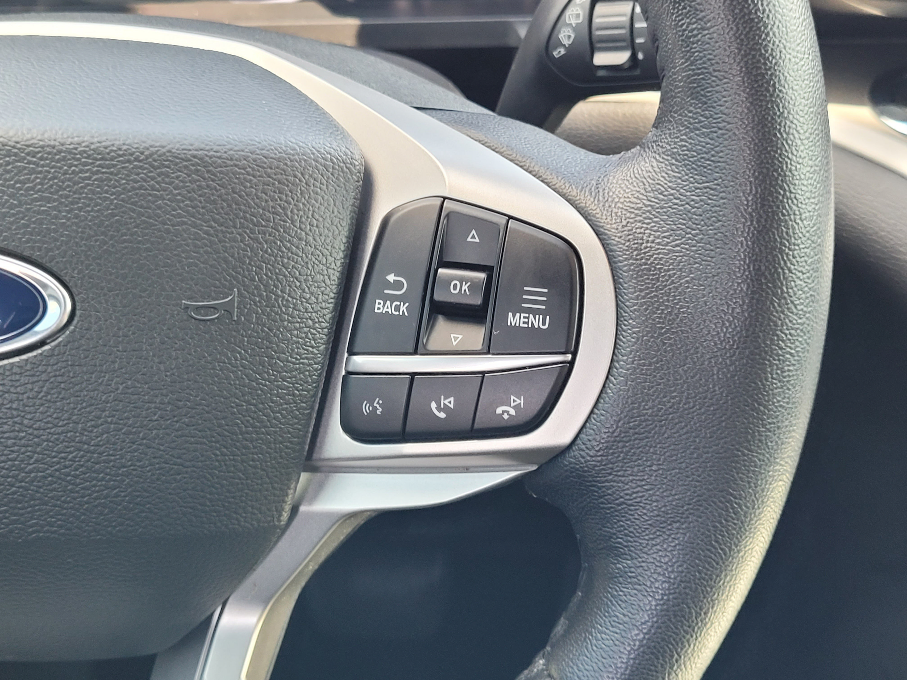 Certified 2022 Ford Explorer XLT w/ Equipment Group 202A AWD/4WD image 13
