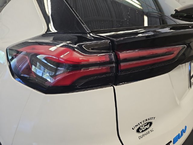 Used 2023 Chevrolet Bolt EUV LT w/ Convenience Package FWD image 32