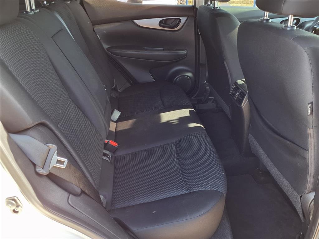 Used 2021 Nissan Rogue Sport S image 26