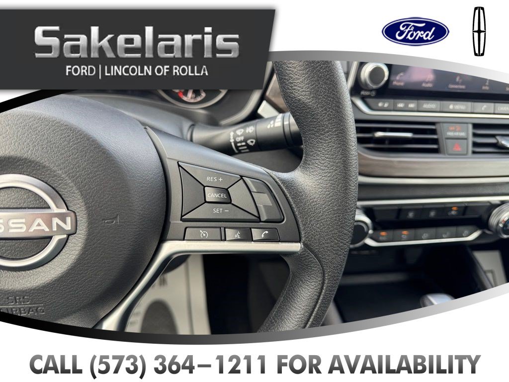 Used 2024 Nissan Altima 2.5 SV FWD image 17