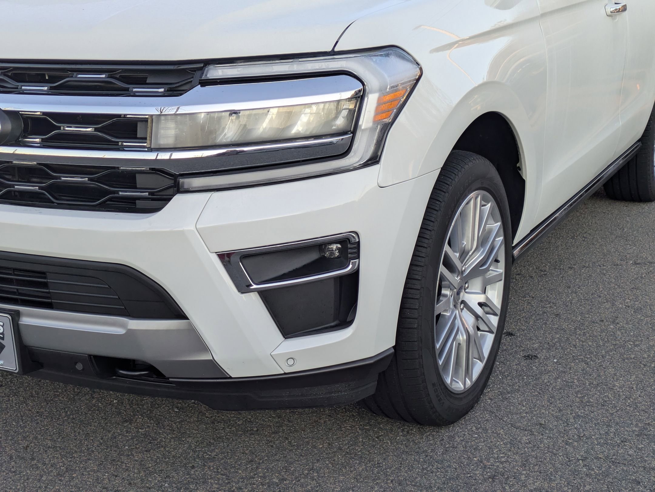 Certified 2024 Ford Expedition Limited image 10