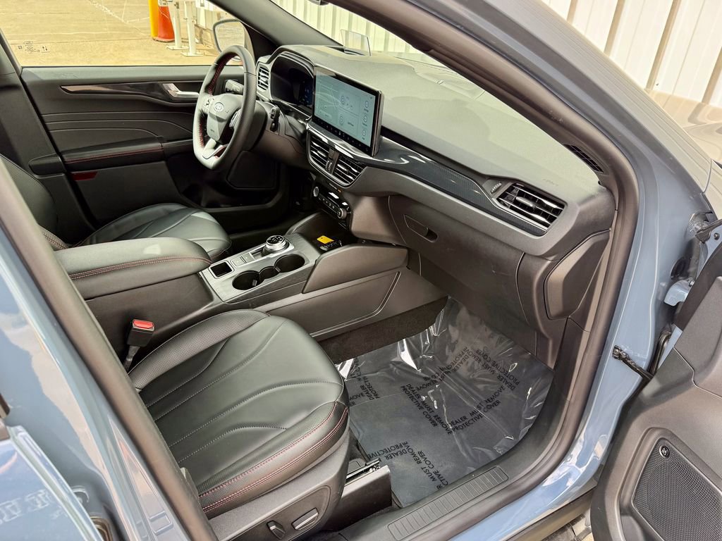 Certified 2025 Ford Escape ST-Line Elite w/ Premium Technology Package image 19