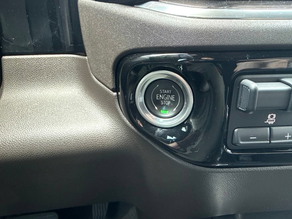 Used 2023 Chevrolet Silverado 1500 LTZ w/ LTZ Premium Package AWD/4WD image 33