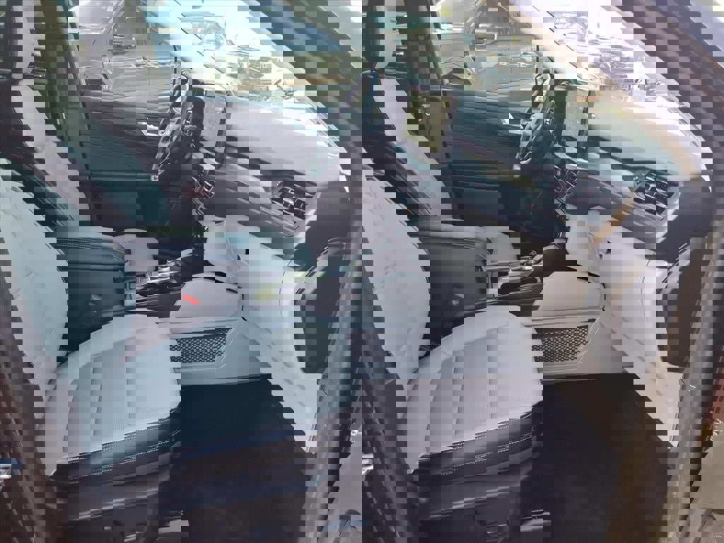 Certified 2023 Ford Escape Platinum w/ Class II Trailer Tow Package image 11