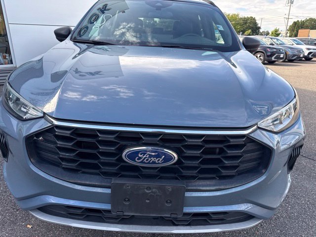 Certified 2023 Ford Escape ST-Line w/ Tech Pack #1 AWD/4WD image 3