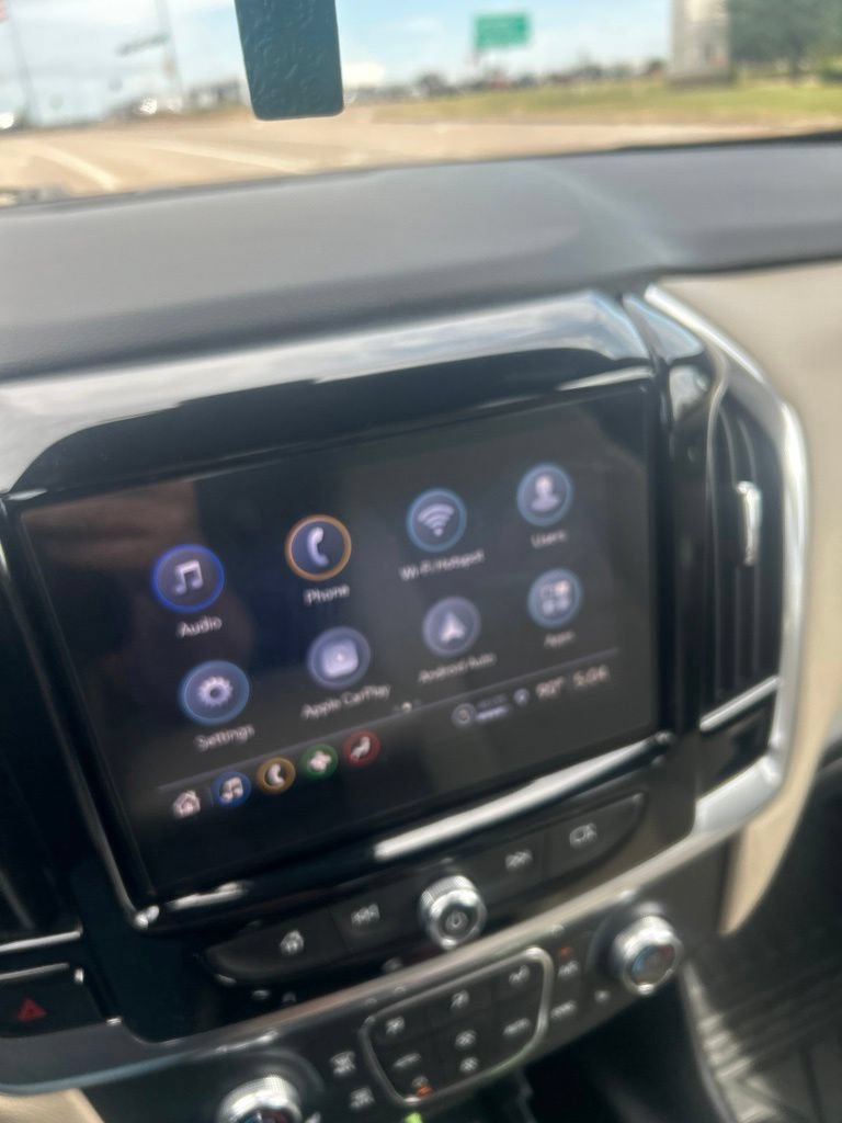 Used 2023 Chevrolet Traverse LT FWD image 8