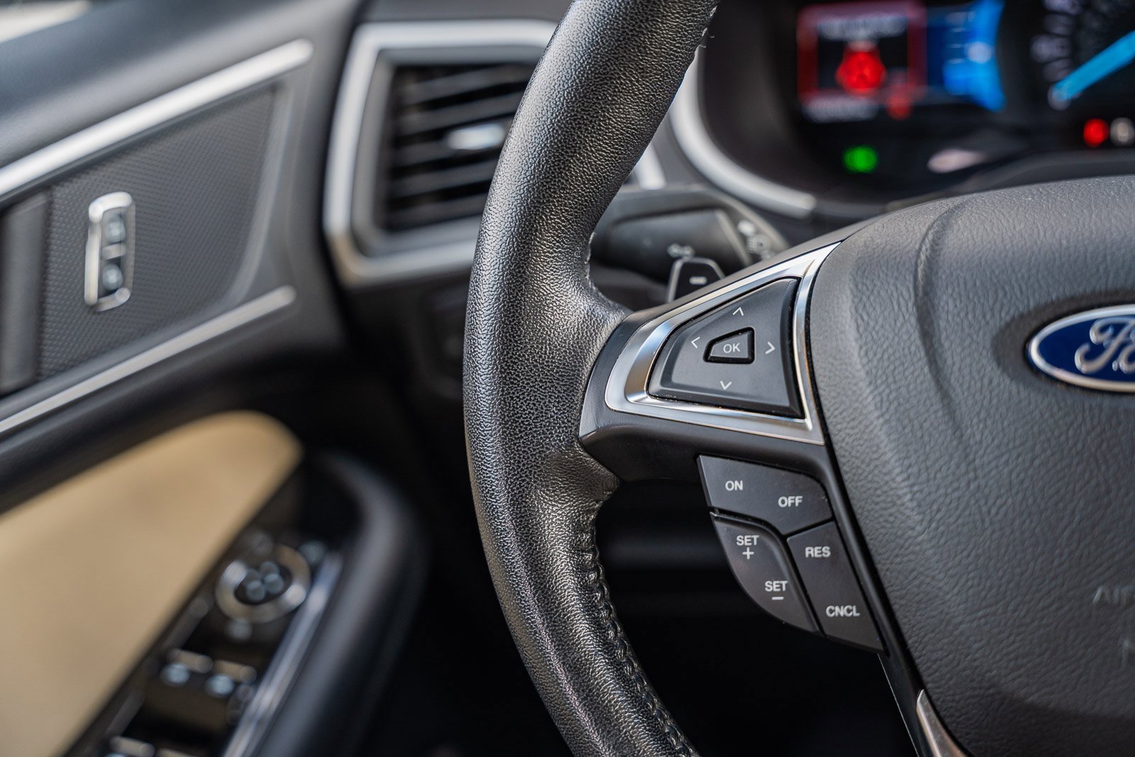 Certified 2017 Ford Edge SEL w/ Equipment Group 201A image 25