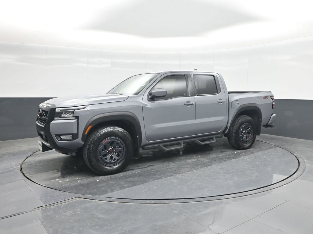 Used 2025 Nissan Frontier PRO-4X image 3
