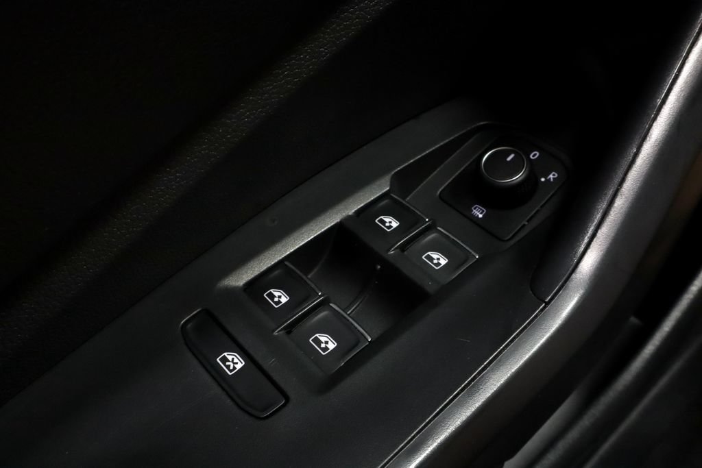 Used 2024 Volkswagen Jetta SE FWD image 26