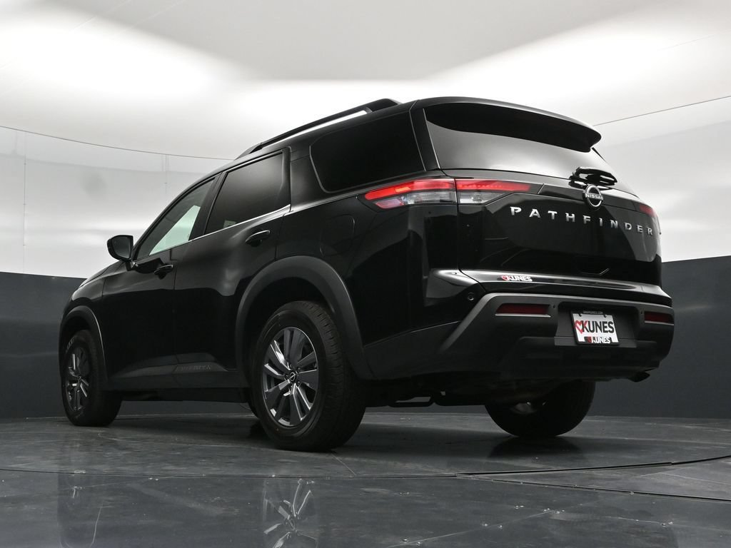 Used 2025 Nissan Pathfinder SV FWD image 60