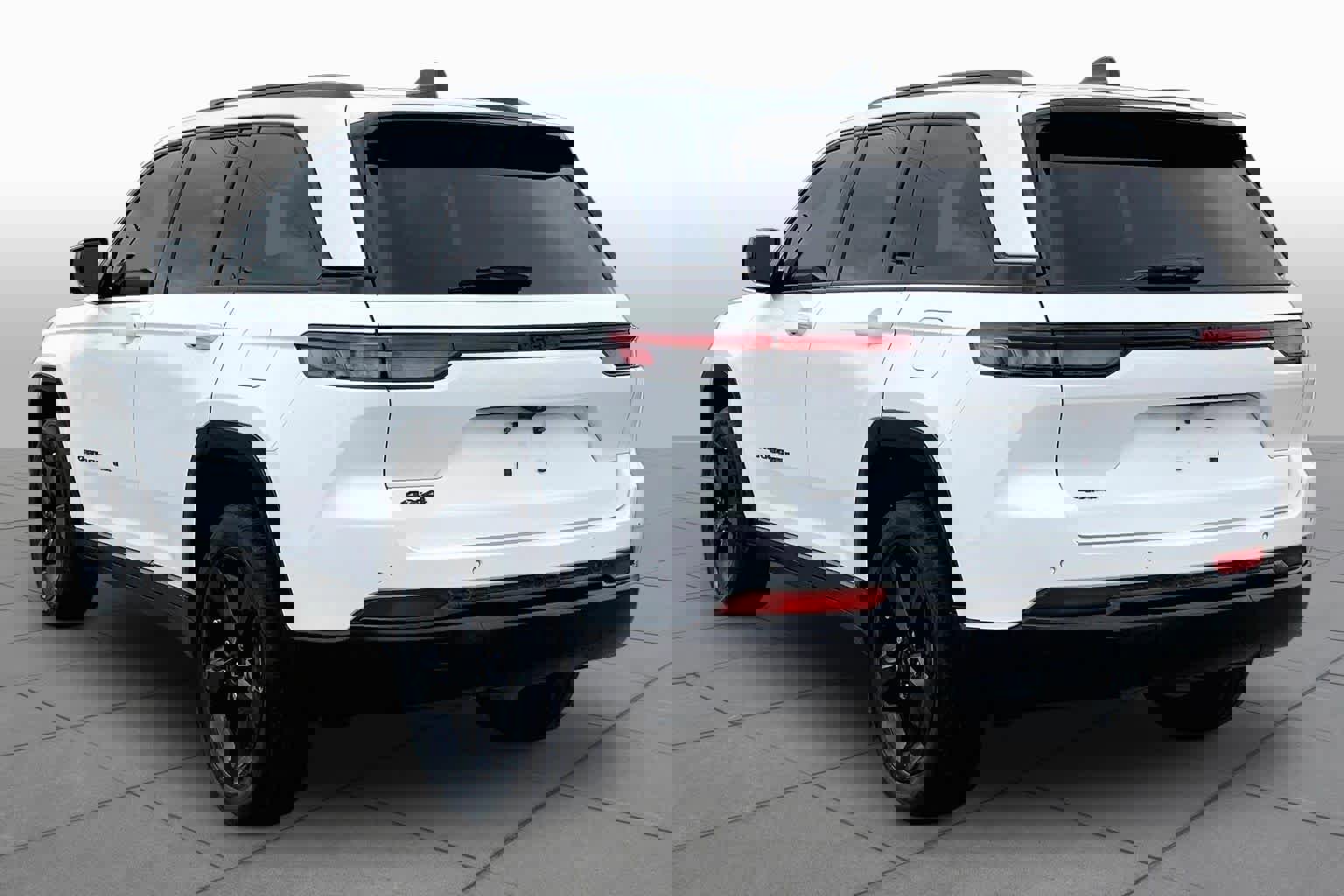 Used 2022 Jeep Grand Cherokee Altitude image 12