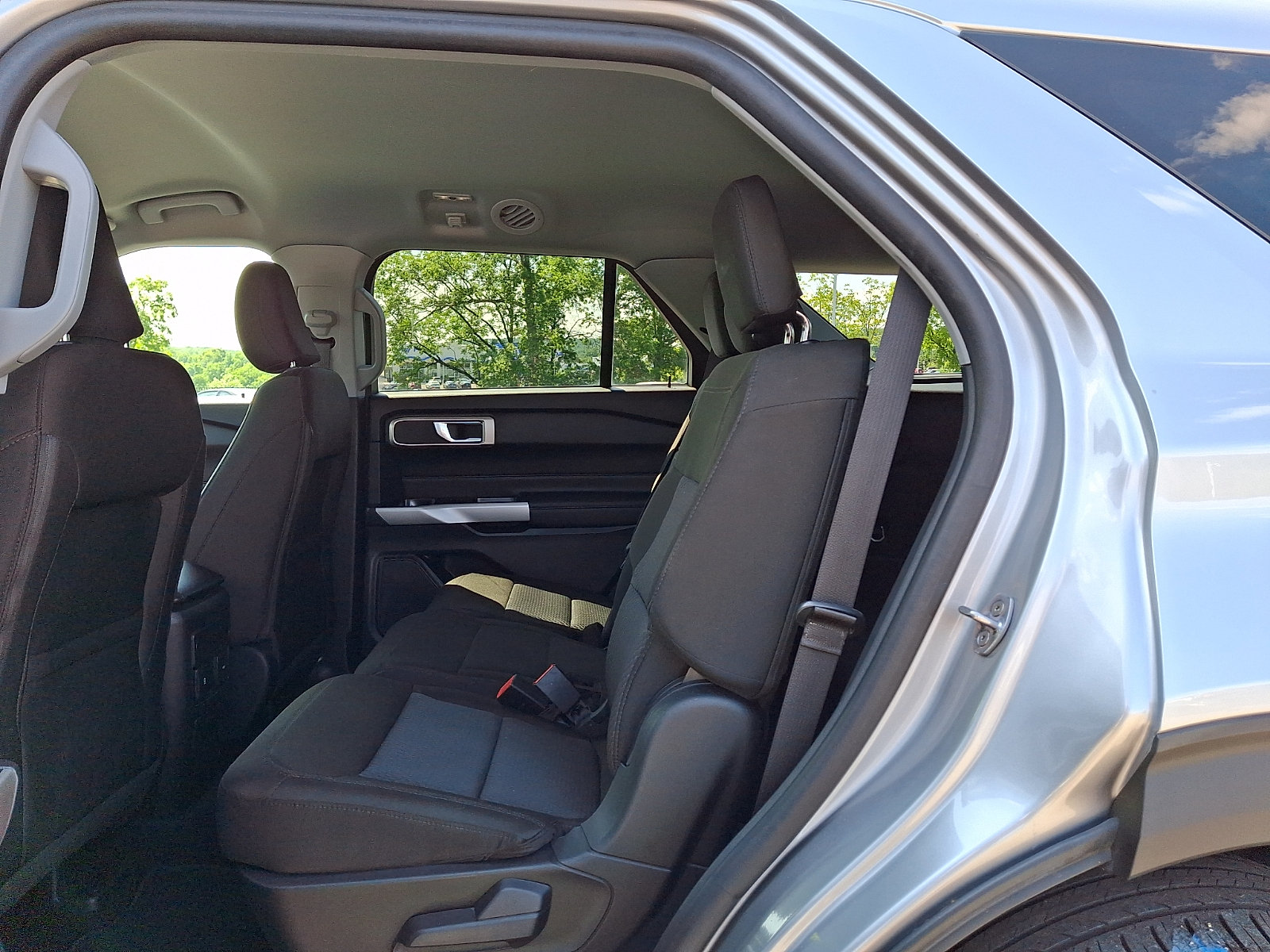 Certified 2024 Ford Explorer XLT AWD/4WD image 11