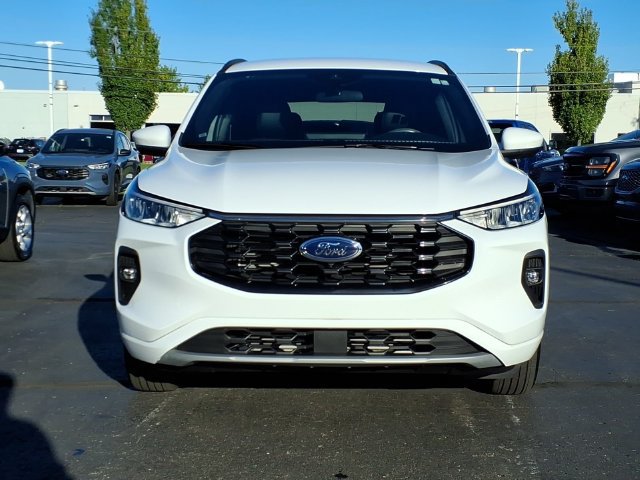 Certified 2023 Ford Escape ST-Line Select w/ Tech Pack #2 AWD/4WD image 2
