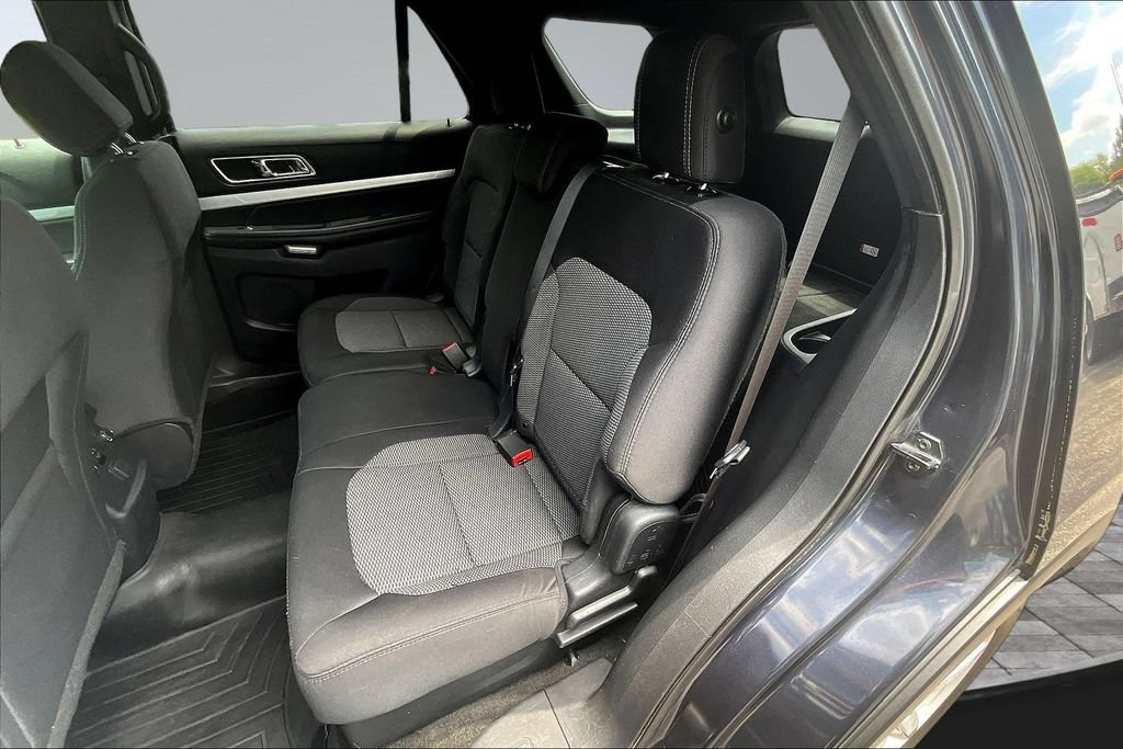 Certified 2017 Ford Explorer XLT AWD/4WD image 23