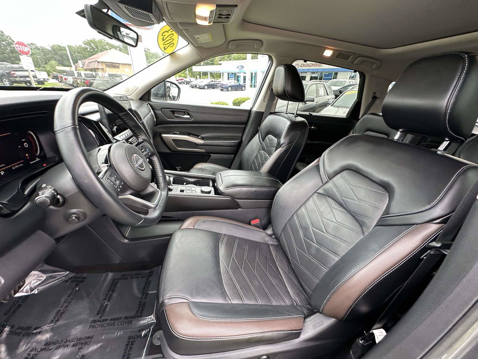 Used 2023 Nissan Pathfinder Platinum AWD/4WD image 24