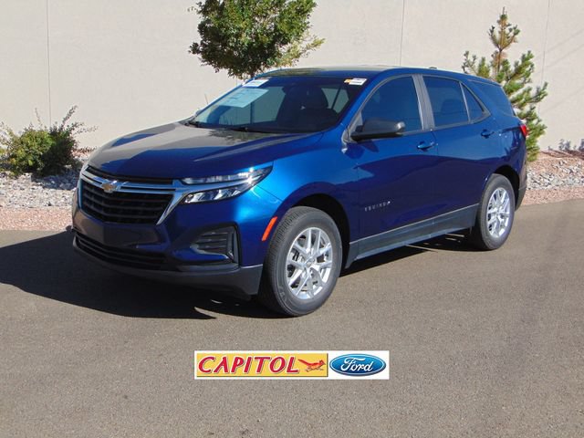 Used 2022 Chevrolet Equinox LS w/ LS Convenience Package AWD/4WD image 1