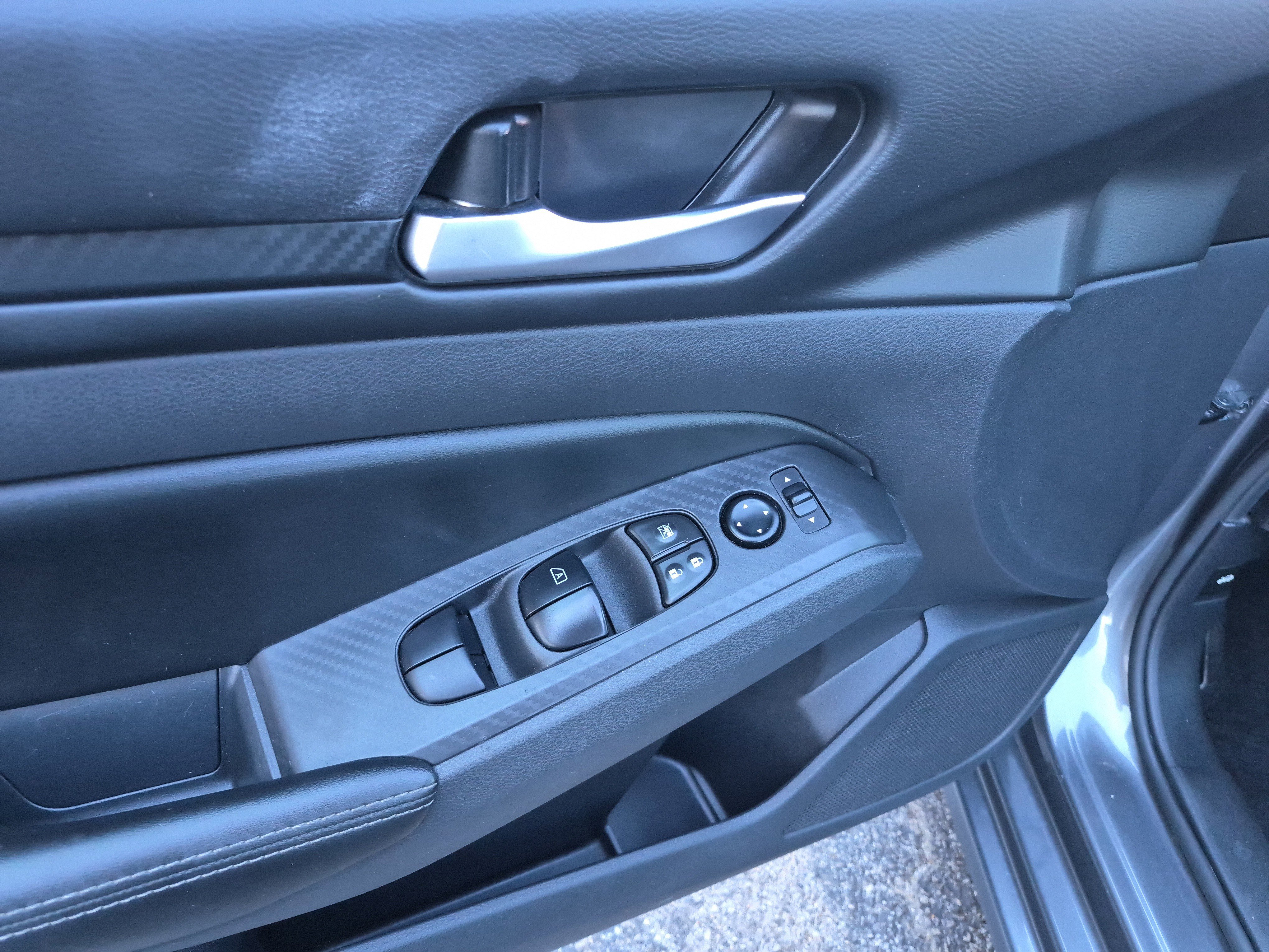 Used 2024 Nissan Altima 2.5 SV image 10