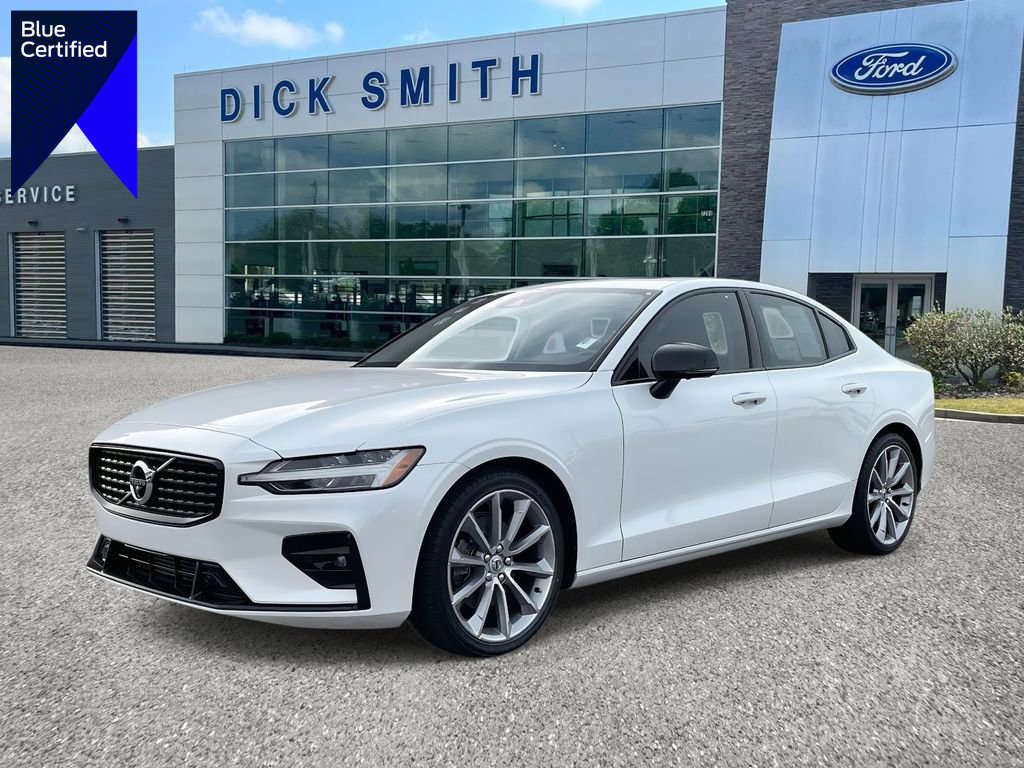 Used 2021 Volvo S60 T5 Momentum w/ Advanced Package image 1