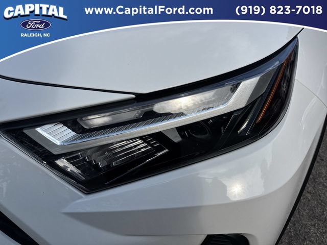 Used 2025 Toyota RAV4 LE AWD/4WD image 11
