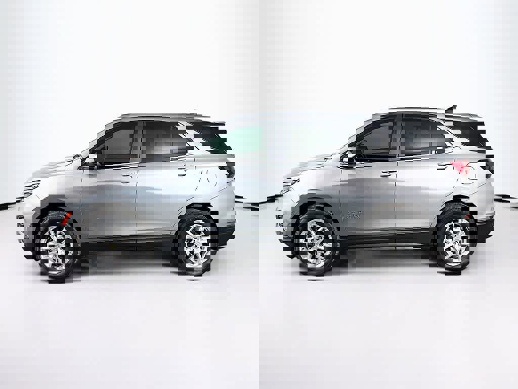 Used 2024 Chevrolet Equinox LT image 2