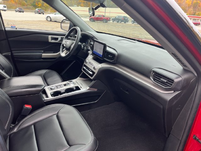Certified 2023 Ford Explorer XLT w/ Equipment Group 202A AWD/4WD image 21
