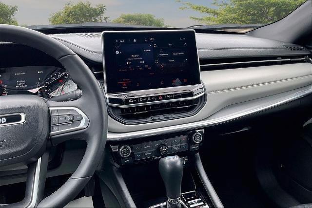 Used 2023 Jeep Compass Limited image 8