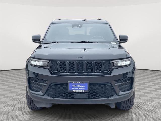 Used 2024 Jeep Grand Cherokee Laredo AWD/4WD image 4