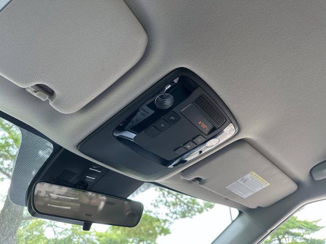 Used 2024 Kia Carnival LX FWD image 20