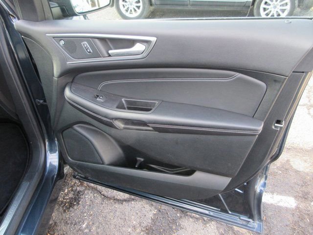 Certified 2022 Ford Edge Titanium w/ Class II Trailer Tow Package image 32