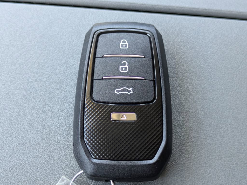 Used 2022 Toyota Highlander Platinum AWD/4WD image 30