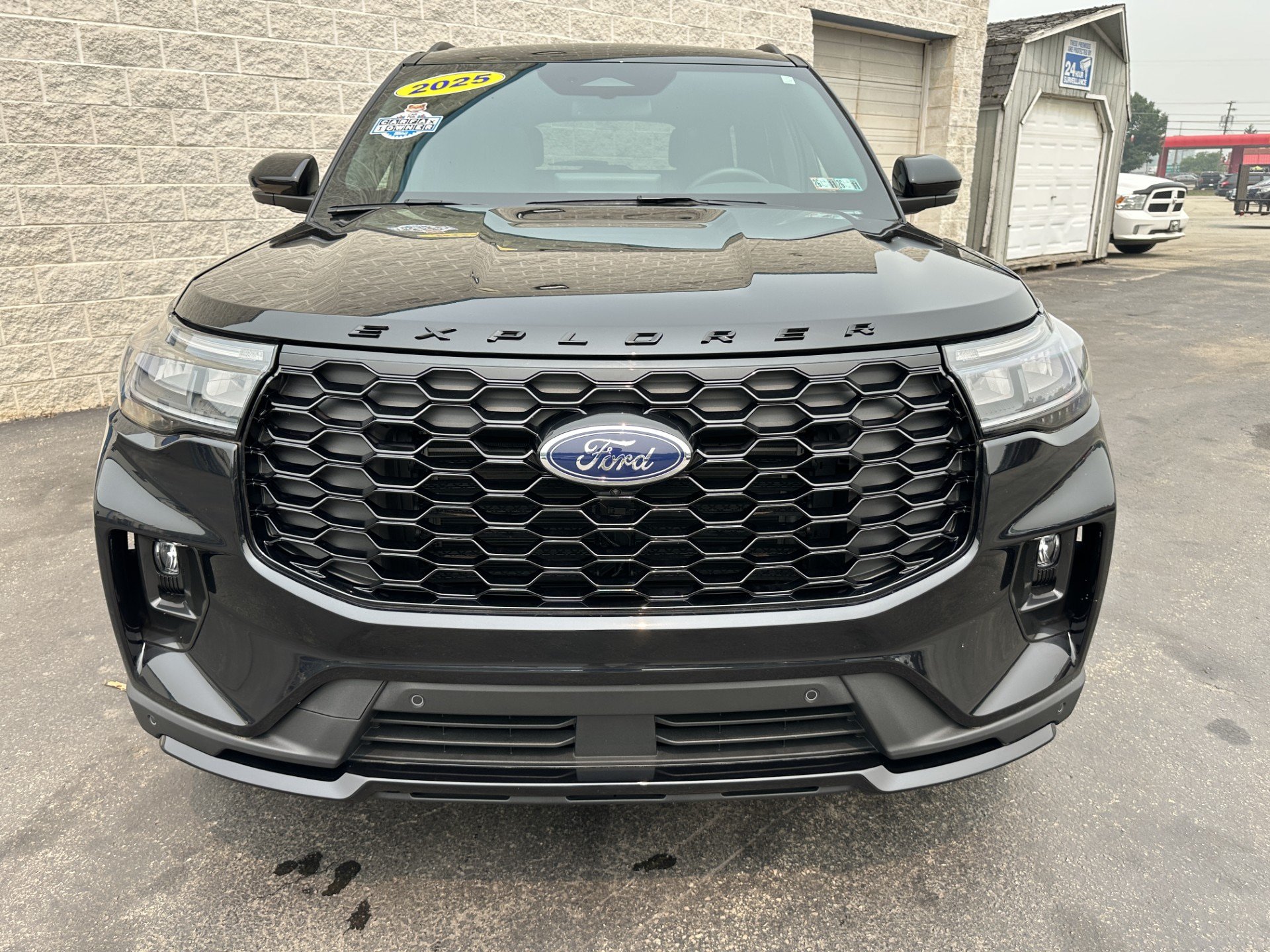 Certified 2025 Ford Explorer ST-Line w/ Premium Package AWD/4WD image 3