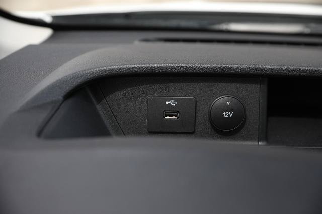Certified 2025 Ford Transit 250 148 Medium Roof w/ Load Area Protection Package RWD image 36
