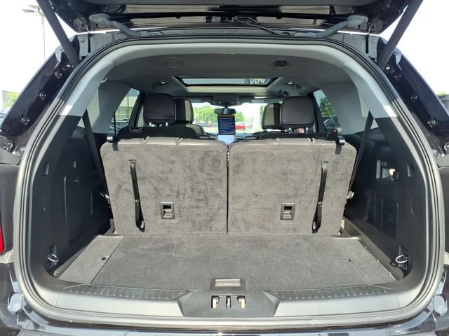 Certified 2022 Ford Explorer XLT w/ Equipment Group 202A AWD/4WD image 8