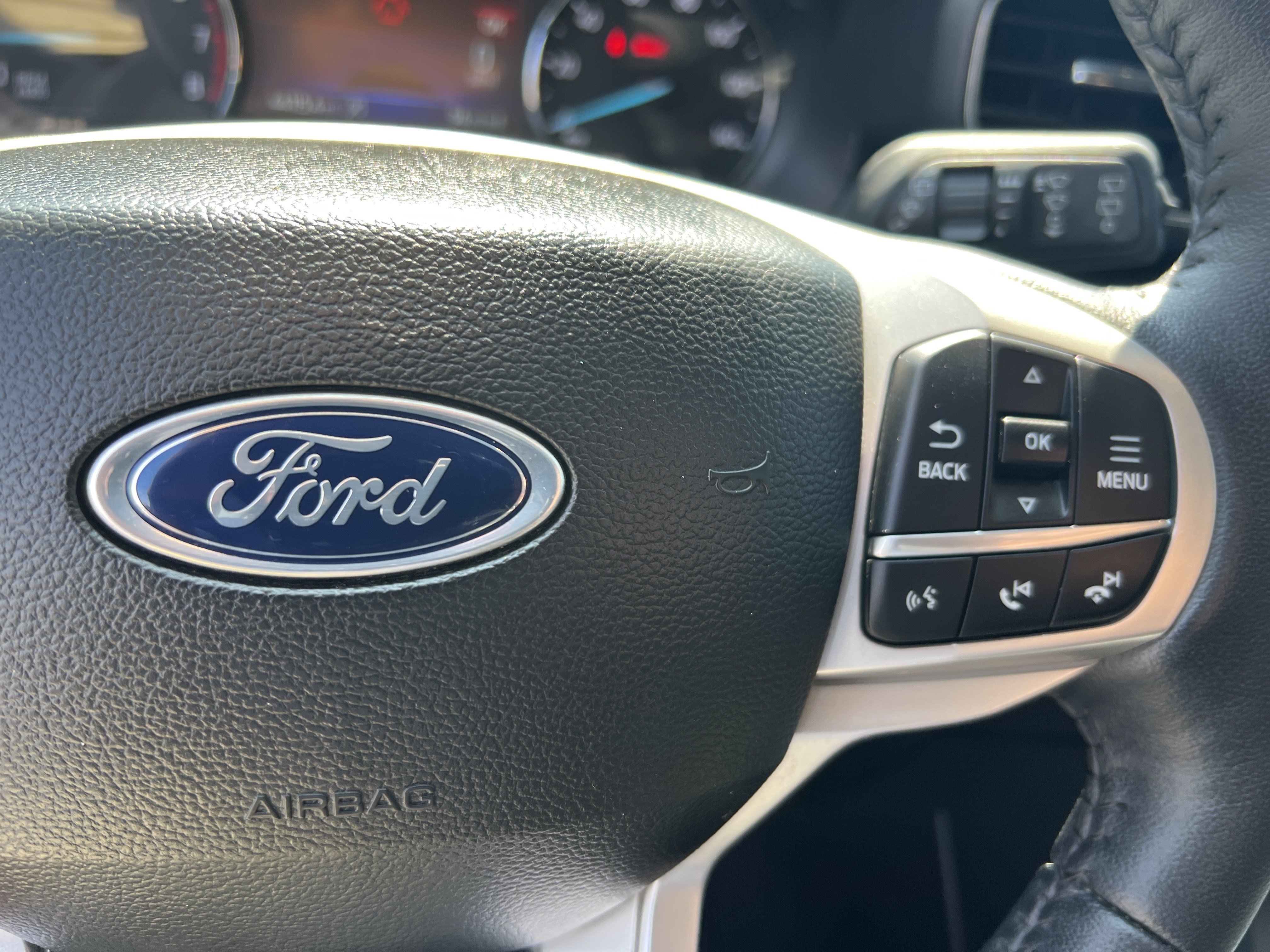 Certified 2023 Ford Explorer XLT w/ Equipment Group 202A AWD/4WD image 31