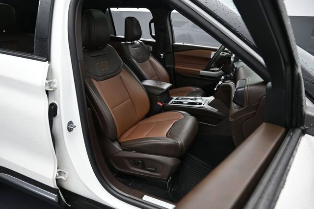 Certified 2023 Ford Explorer King Ranch w/ Technology Package AWD/4WD image 29