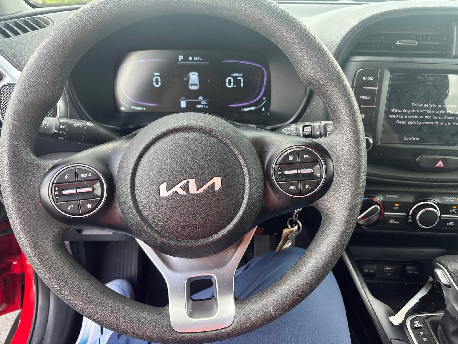 Used 2025 Kia Soul LX FWD image 16