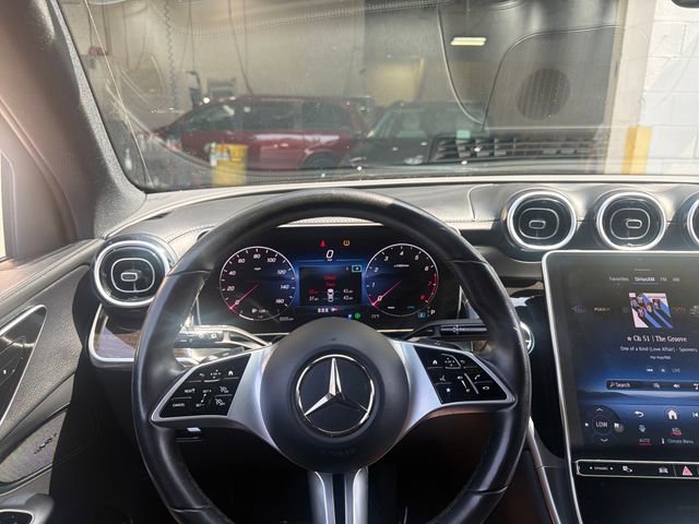 Used 2024 Mercedes-Benz GLC 300 4MATIC image 37