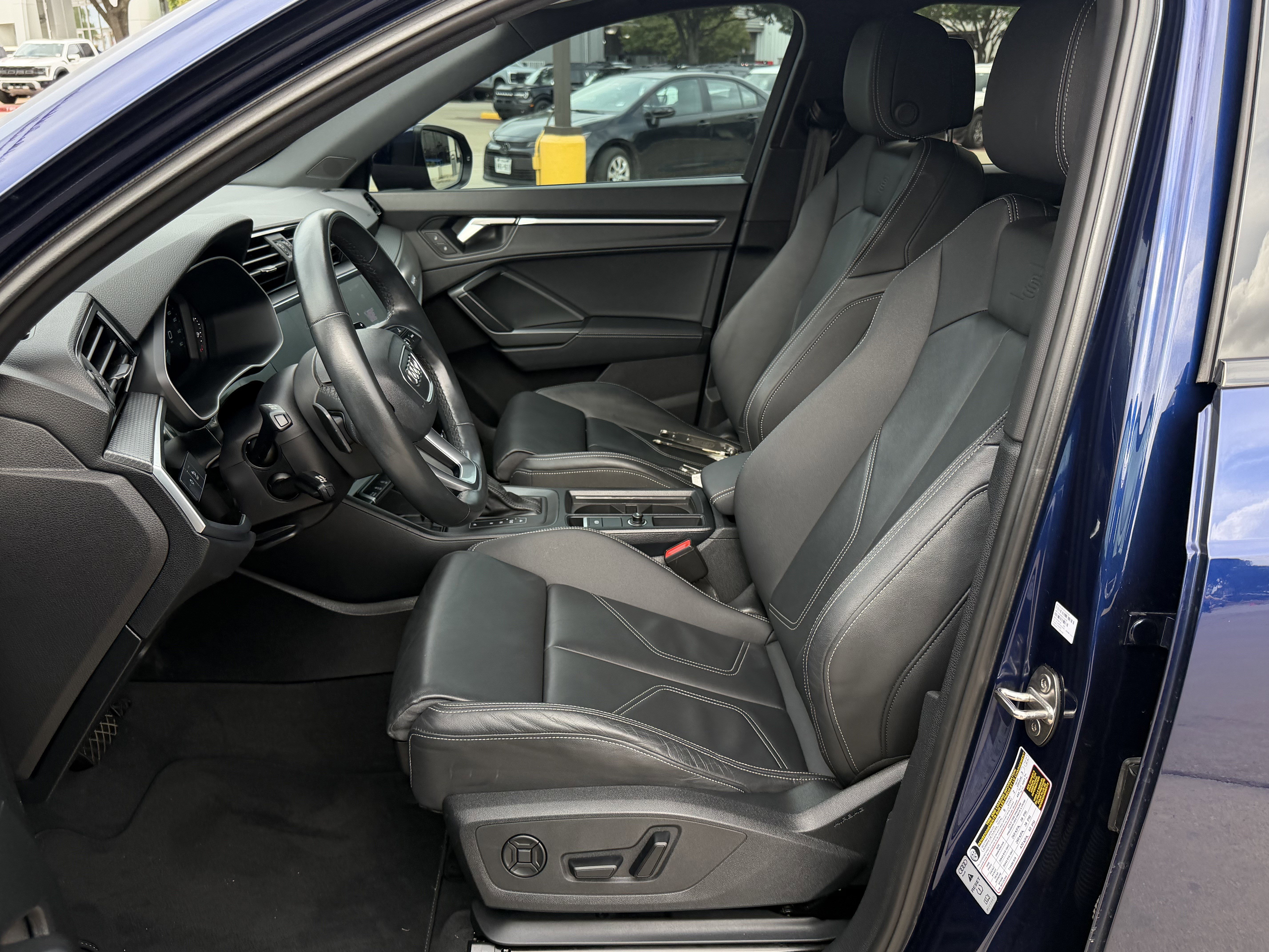 Used 2024 Audi Q3 2.0T Premium Plus w/ Premium Plus Package AWD/4WD image 19